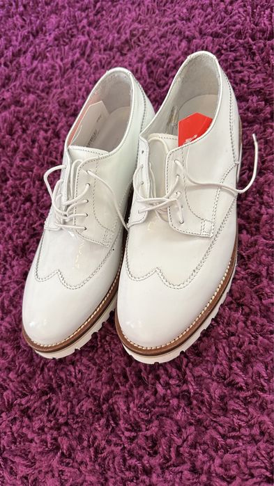 Туфлі на шнурках