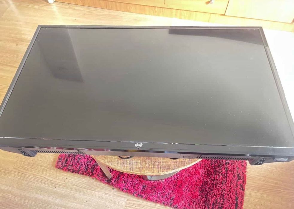 TV LED 32” eSmart/QSmart MIDE3219 em muito bom estado