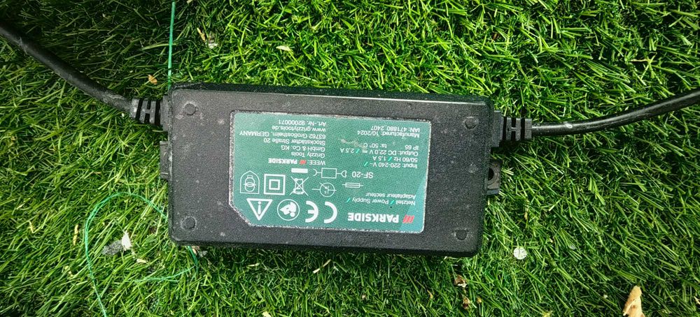 Robot koszący Parkside PAMRS 1000 A1 20 V z akumulatorem i stacją ładującą
