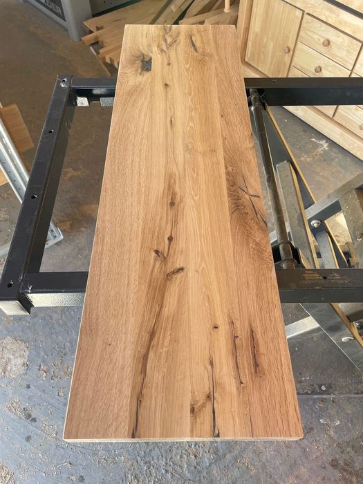 Schody drewniane dębowe lite zabiegowe, proste, podesty, parapety