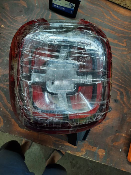 Фонарь задний правый Duster 2