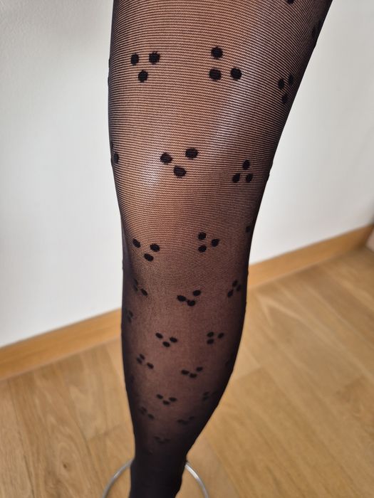 Rajstopy Calzedonia s/m i m/l czarne w kropki 30 den.