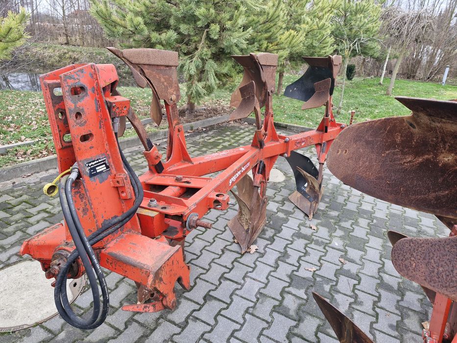 Pług obrotowy 3-skibowy Gregoire Besson