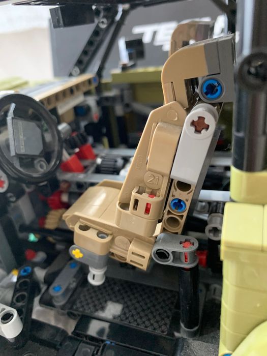 “ Land Rover Defender” Set já montado 75€.