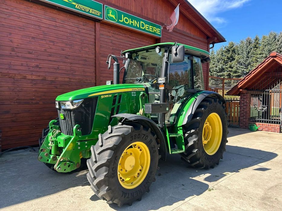John Deere 5085M