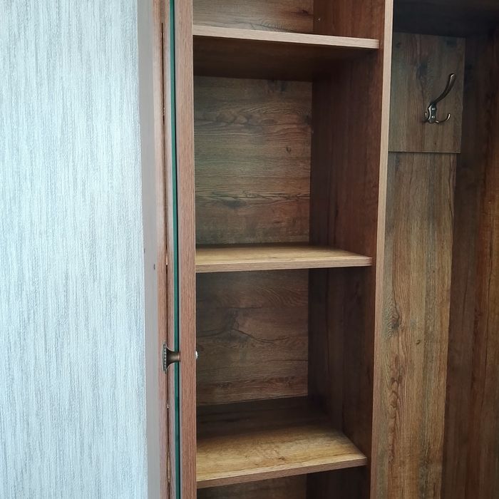 Продам шкаф в прихожую