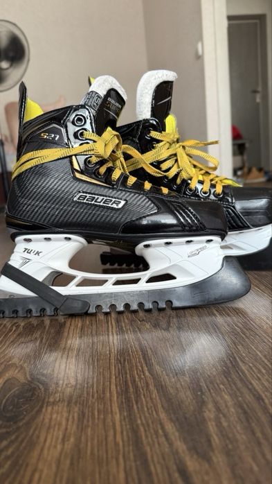 Хоккейные коньки BAUER