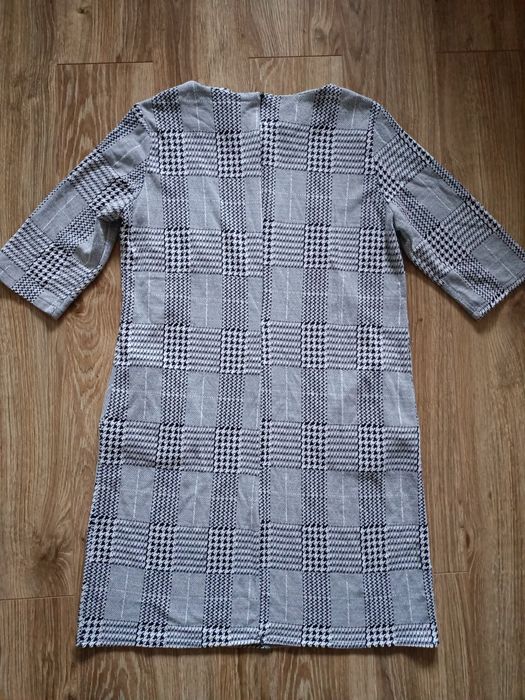 Prosta sukienka pepitka r.44