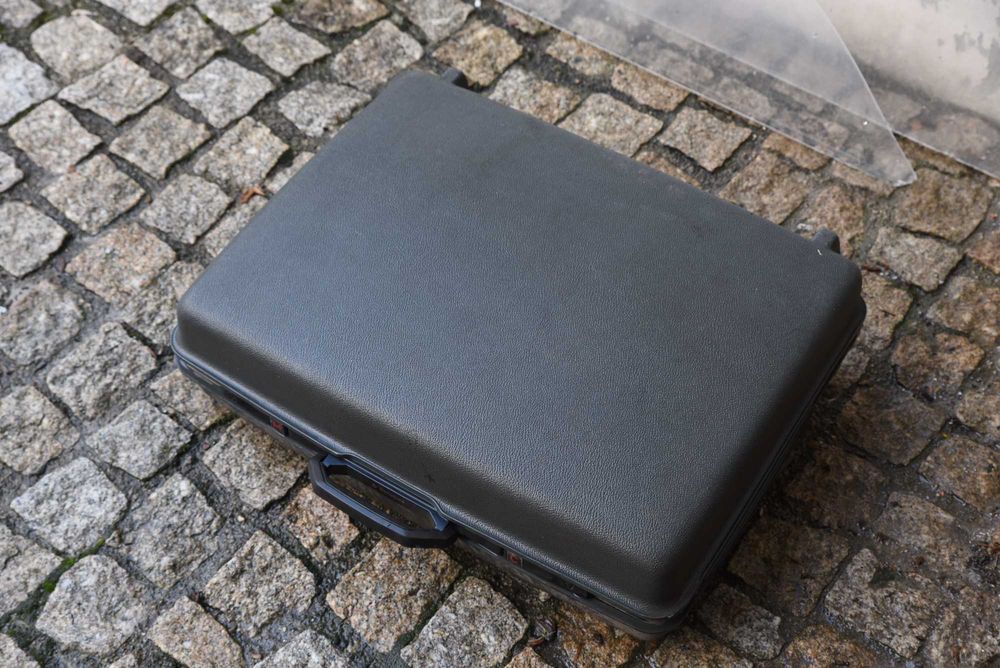 Mala Sansonite com rodas e chaves