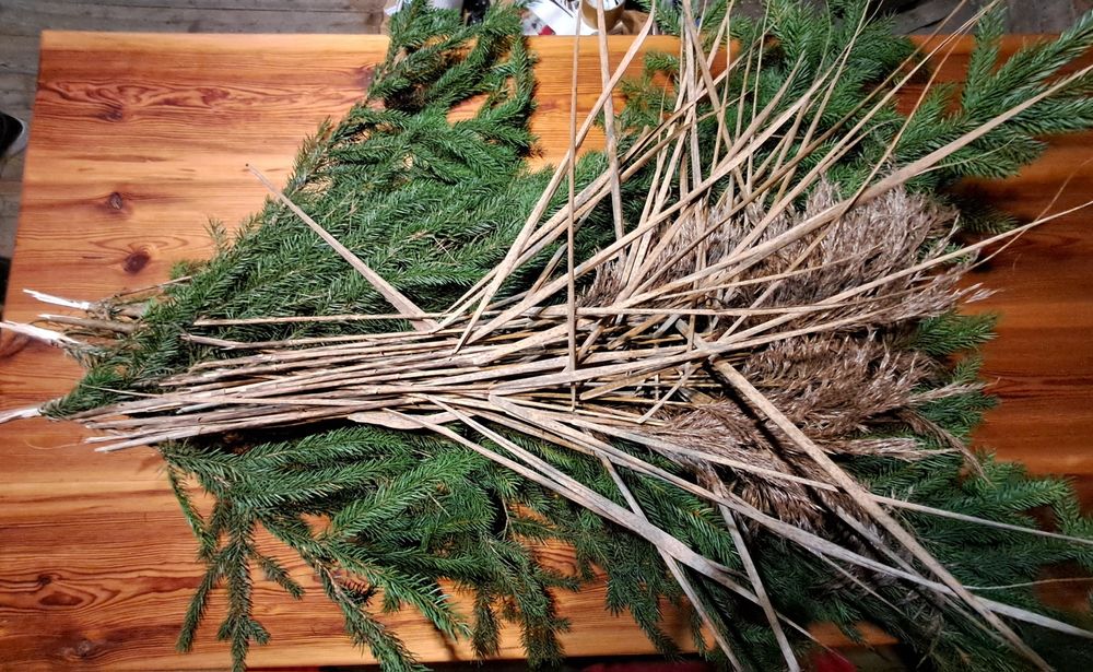 Gałęzie świerkowe na święta