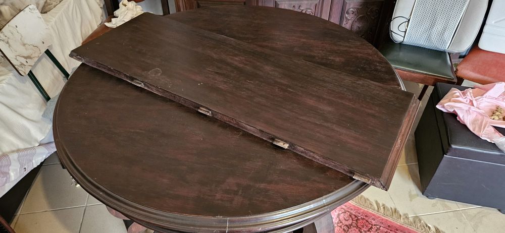 Mesa em madeira maciça extensivel