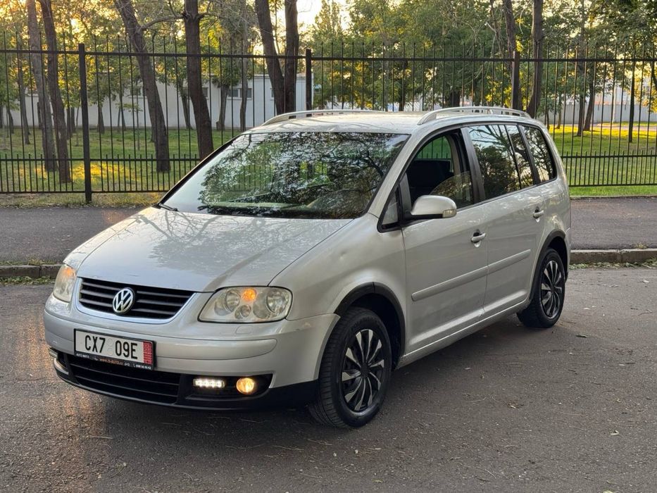 Volkswagen Touran 2.0 TDI / мінівен 7 місць