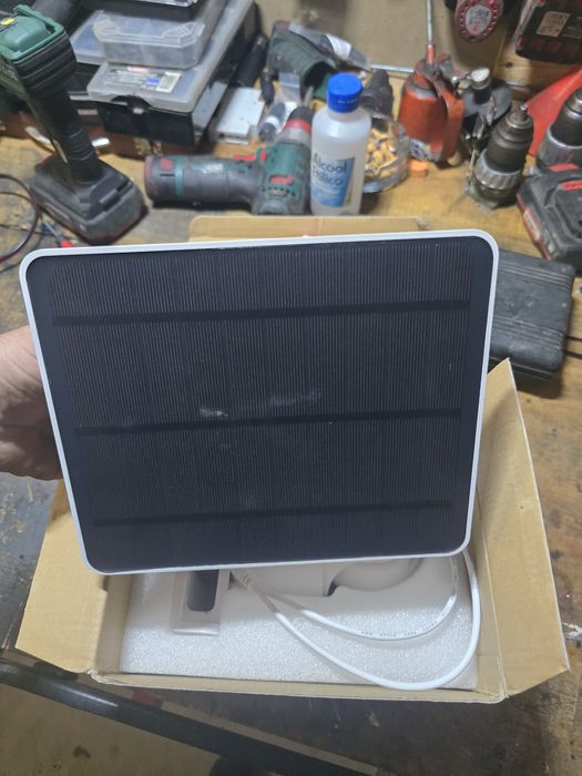 Camera vigilância multi-lente e solar