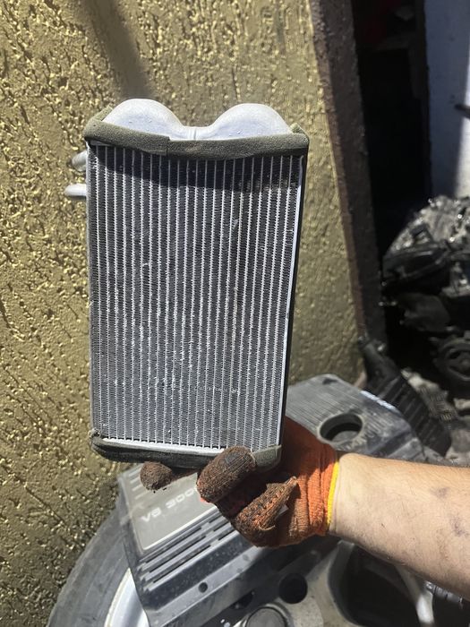 Радиатор печки Тойота сиенна toyota sienna 2 год 2005