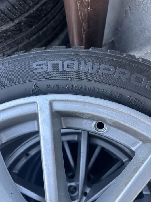 Комплект диски та резина BMW R17 - 225/50 Nokian Snowproof