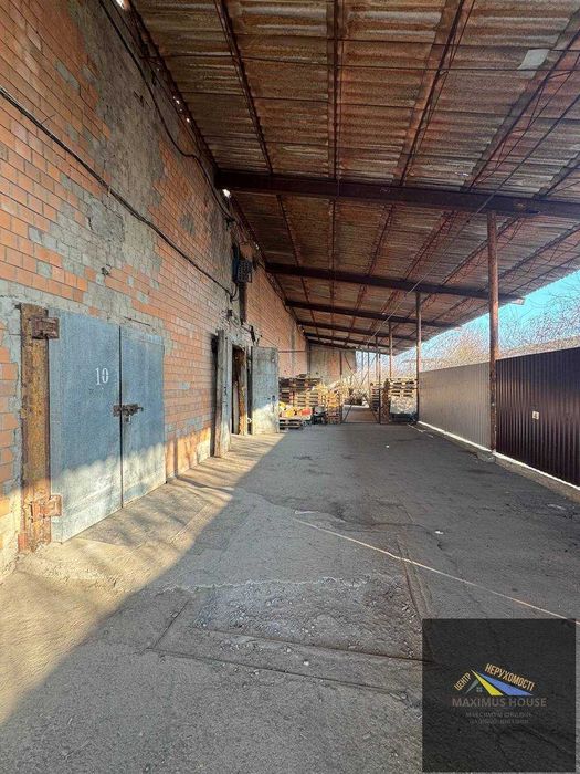 Cкладські приміщення, вул. Коломийська