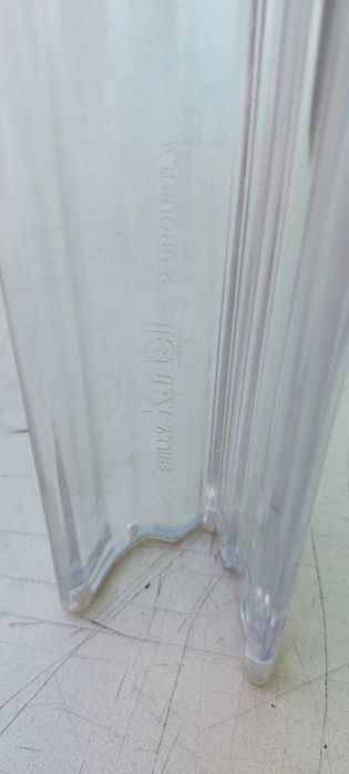 krzesło Kartell Frilly różowe i transparentne