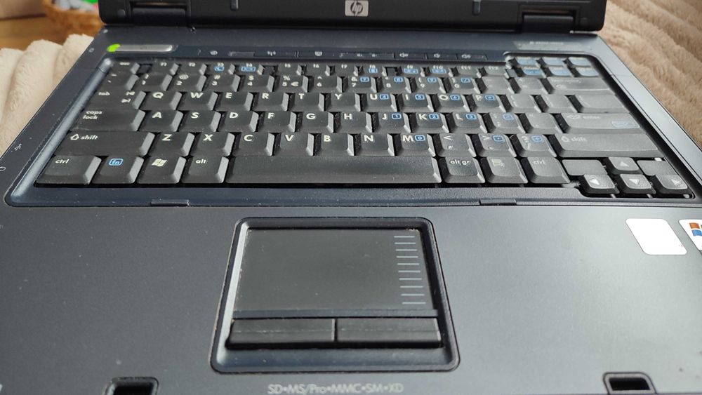 Laptop HP Compaq nx6325 (komputer retro)