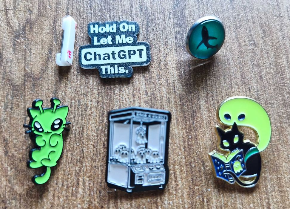 Pins - Broches Variados
