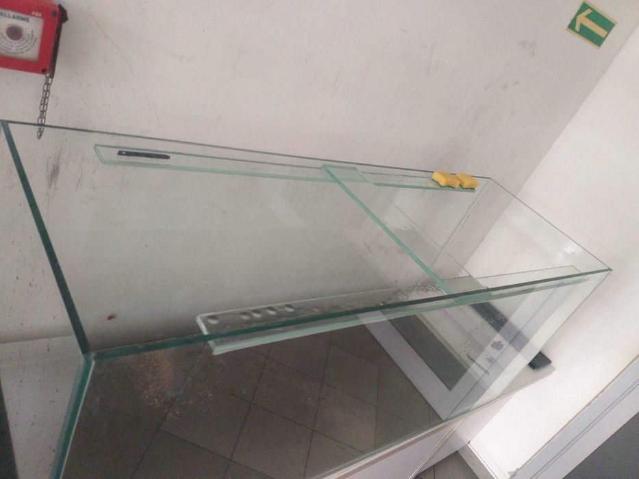 Akwarium z pokrywą