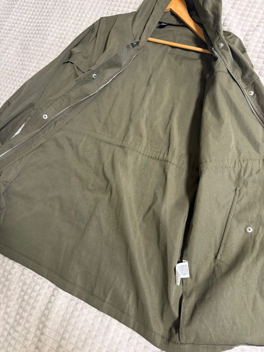 Куртка вітровка жіноча