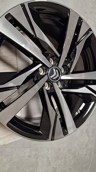 Nowe Oryginalne Felgi Peugeot Citroen 5x108 8J 19" ET 44 4 szt