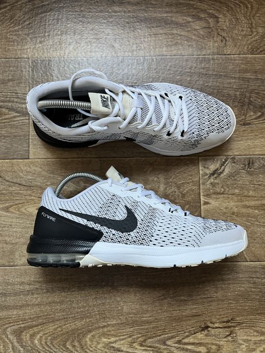Кросівки Nike Air Max Typha