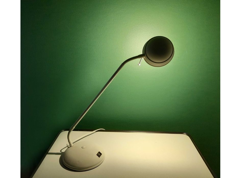 Lampka Biurkowa IKEA Biała w komplekcie z lampą LED G9