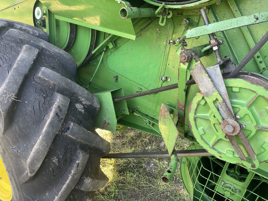 Комбайн John Deere 952