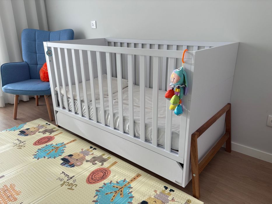 Berço (vira cama) + Cômoda