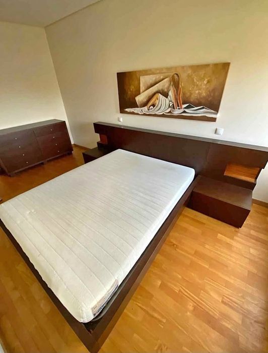 Cama casal em venguê