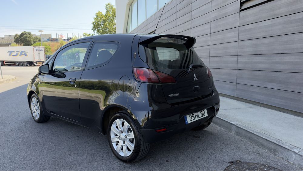 Mitsubishi colt Ar condicionado
