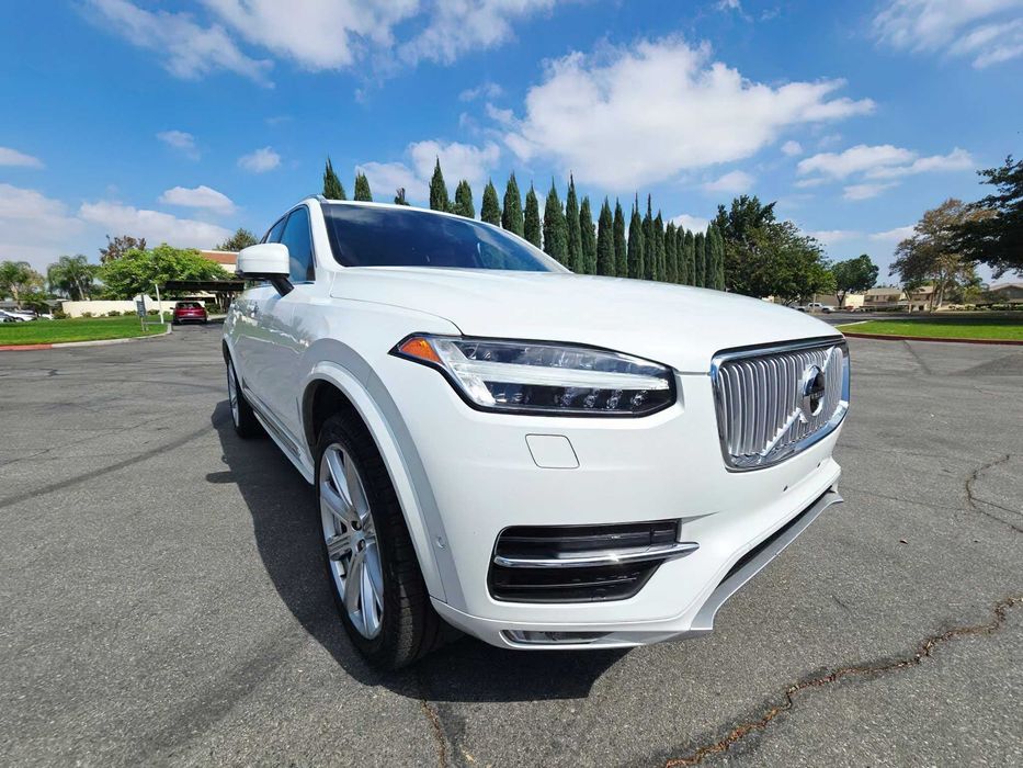 Volvo XC90      2019