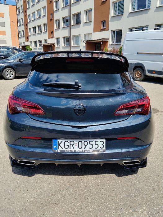 Samochód Opel Astra J OPC