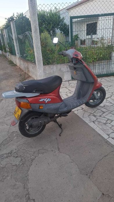 Scooter Piaggio Zip RST