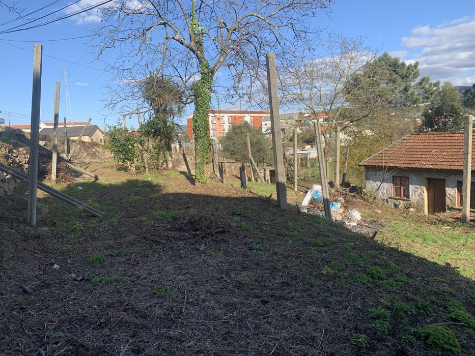Terreno com casa 650m2