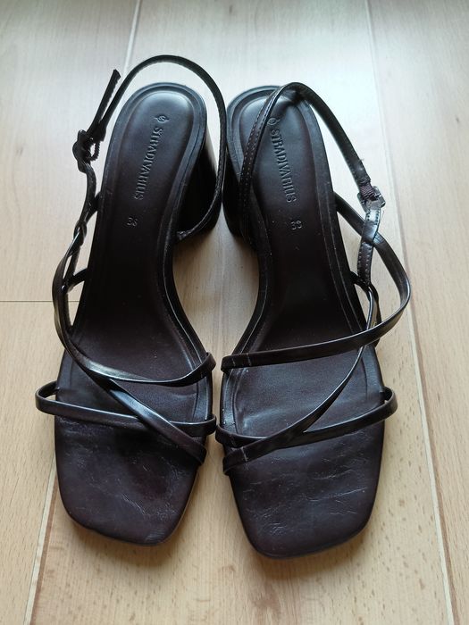 sandały Stradivarius