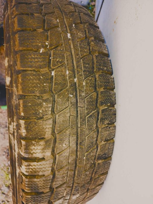 Резина с дисками на Рено трафик