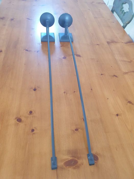 Dois apliques em ferro