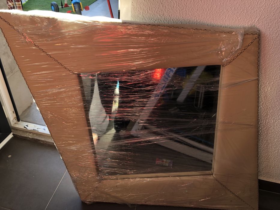 Espelho p/ quarto ou sala em pele