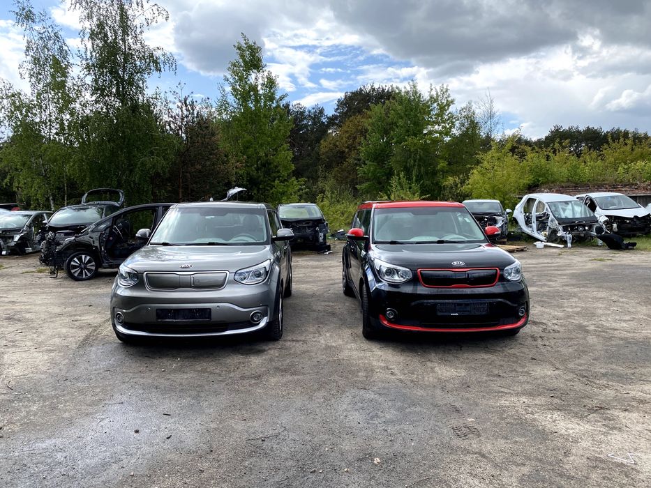 Ляда задний бампер Kia Soul EV фонарь кришка багажника Кіа Сол шрот