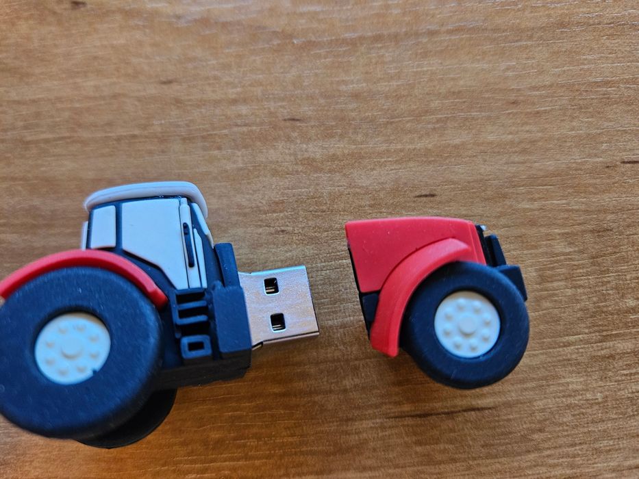 Pendrive traktor