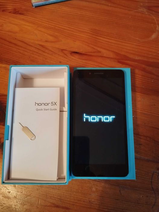 Smartfon Honor 5x, Kiw-21, uszkodzony.