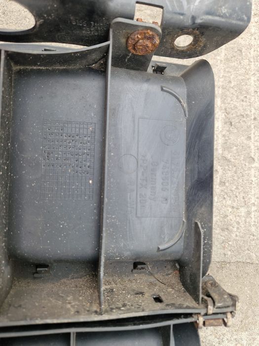 BMW e60 e61 kanał wlot chłodzenia na tarcze tunel hamulca lewy prawy