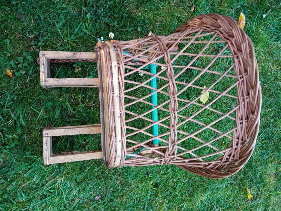 Koszyk wiklinowy na rower.