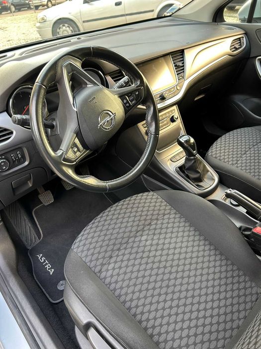 Opel Astra Sports Tourer 2017 poucos KM