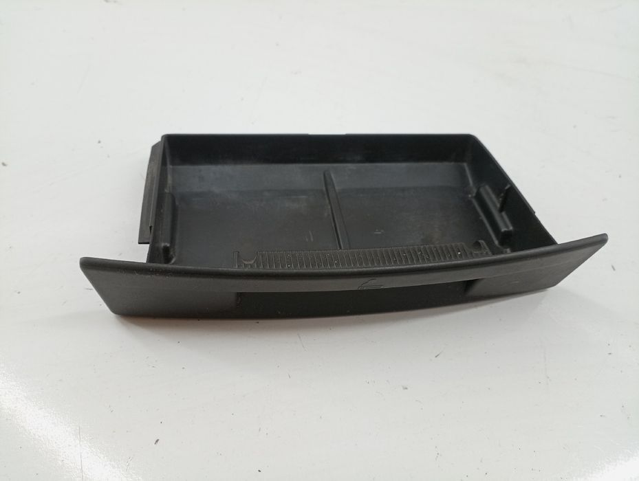 Cinzeiro - FORD Transit Connect (P65_, P70_, P80_) | 02 -