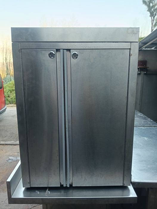 Móvel pequeno em inox