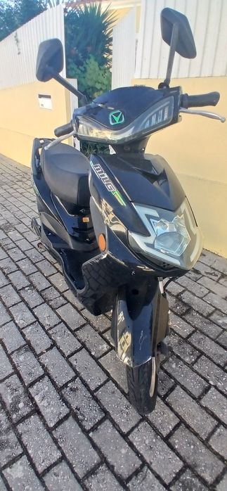 Scooter elétrica sem carta
