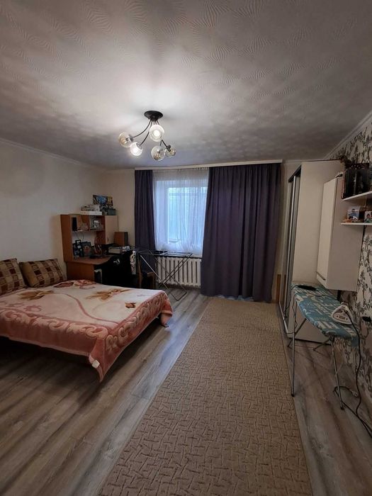 В продажу 3к квартира з косметичним ремонтом